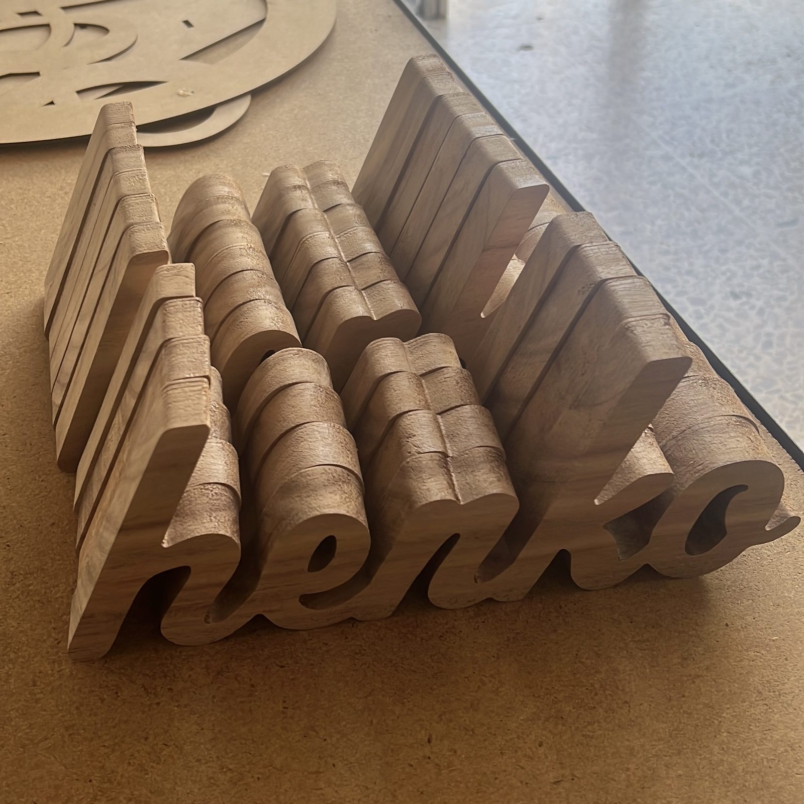 ¿Qué es un router CNC y cómo funciona?